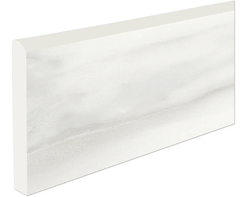 Witte keramische plint met marmerlook