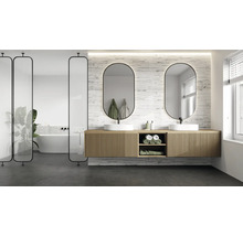 Moderne badkamer met dubbele wastafel, spiegels en roomdivider