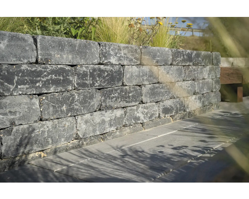 Tuinmuur van betonstenen