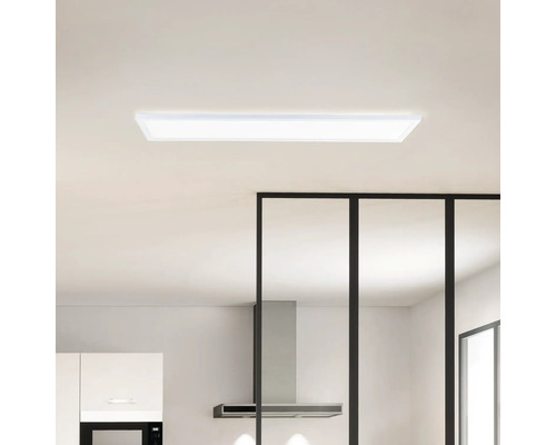 Plafondlamp in een moderne keuken.