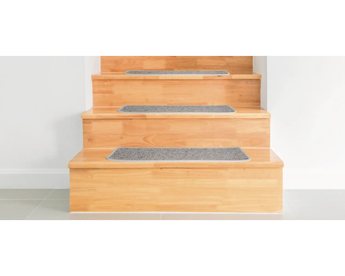 Houten trap met trapmatten