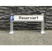 Parkeerbord gereserveerd met stalen frame
