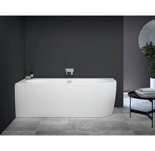 Hoekbad van sanitair acryl in een moderne badkamer