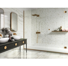 Moderne badkamer met dubbele wastafel, spiegels en inloopdouche