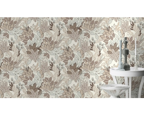 Behang met bloemmotief in de woonkamer