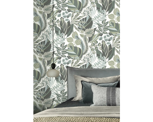 Slaapkamer met botanisch behang in grijstinten