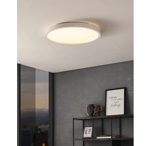 Ronde plafondlamp in moderne woonkamer