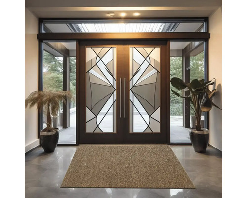 Entree met dubbele deur, geometrisch ontwerp en deurmat