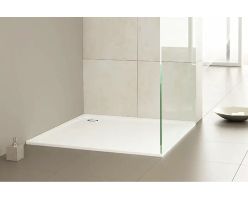 Inloopdouche met glazen wand in moderne badkamer
