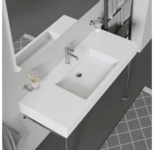 Badkamermeubel met wastafel, kraan, zeepdispenser, spiegel en handdoekhouder in een modern design