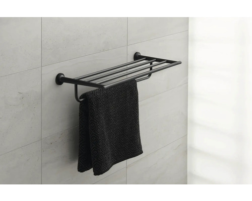 Wandhanddoekrek met handdoek