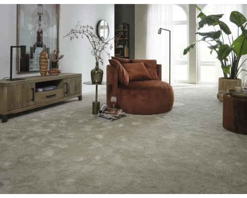 Interieur met vloerkleed, fauteuil en meubels