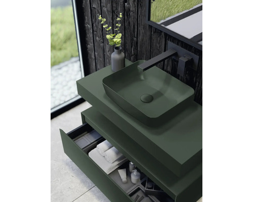 Moderne badkamer met wastafelonderkast, opzetwastafel en open laden