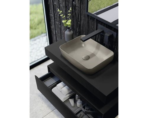 Moderne badkamer met waskom, wastafelonderkast en kraan