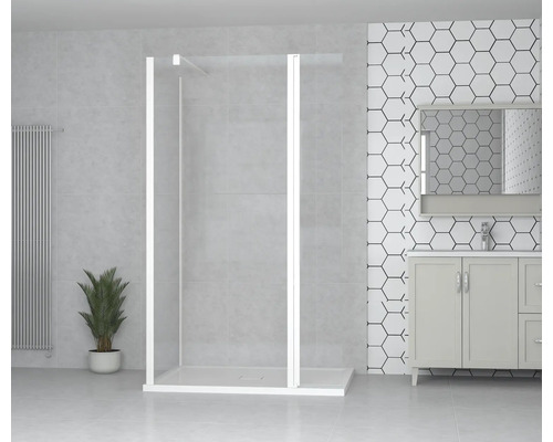 Inloopdouche met wit frame in een moderne badkamer