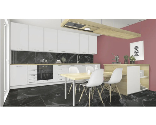 Moderne keuken met witte kasten, eettafel en marmeren vloer