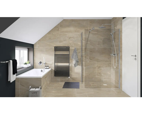 Moderne badkamer met ligbad, douche en radiator