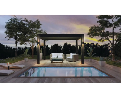 Scene met zwembad, houten terras, pergola, tuinmeubelen en planten voor de tuin