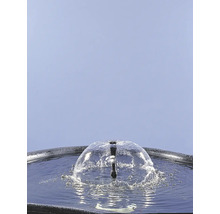 Waterspel in vijver met fonteinopzetstuk
