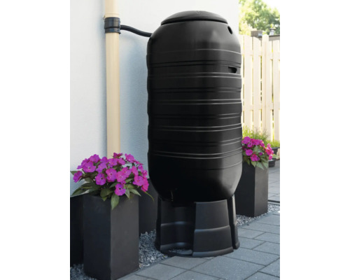 Regenton van kunststof met regenpijpaansluiting en bloembakken