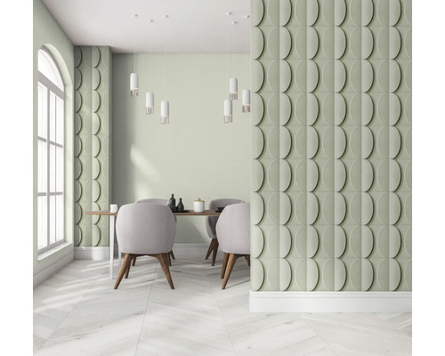 Lichte eetkamer met halfcirkelvormige wandpanelen, een eettafel en stoelen.