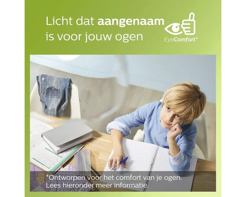 Een jongen zit aan een bureau te werken, met de tekst ''Licht dat aangenaam is voor jouw ogen'' en het EyeComfort logo.