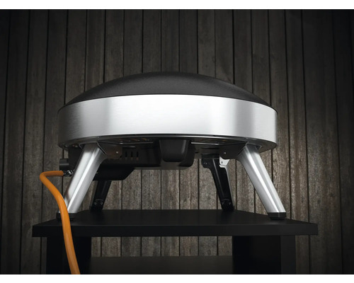 Gasbarbecue op een tafel