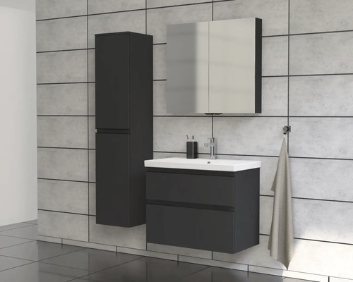 Moderne badkamer met wastafelonderkast, spiegelkast en hoge kast