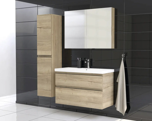 Badkamerset met wastafel, spiegelkast en hoge kast in modern design