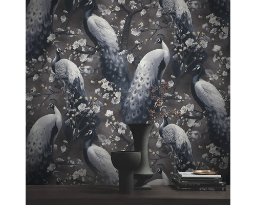 Behang met pauwenpatroon en bloemmotieven