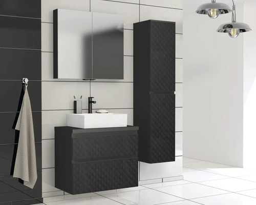 Moderne badkamer met wastafelonderkast, spiegelkast en hoge kast in zwart en wit