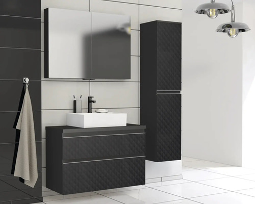 Moderne badkamer met wastafel, spiegelkast en hoge kast in donkere kleur