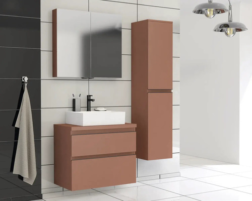 Badkamer met wastafelonderkast, spiegelkast en hoge kast