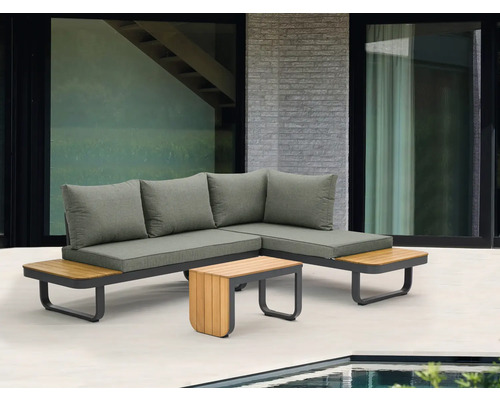 Tuinzitgroep met hoekbank, kussens en houten tafel op een terras