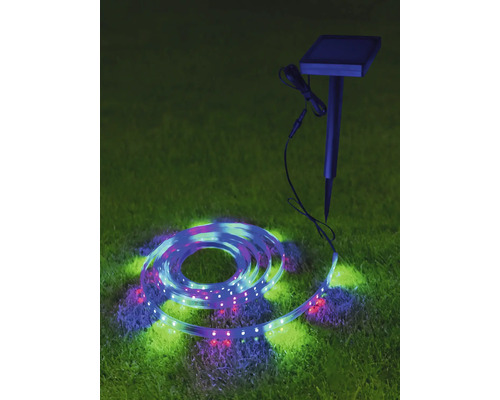 Solarlichtsnoer met grondpen op gazon