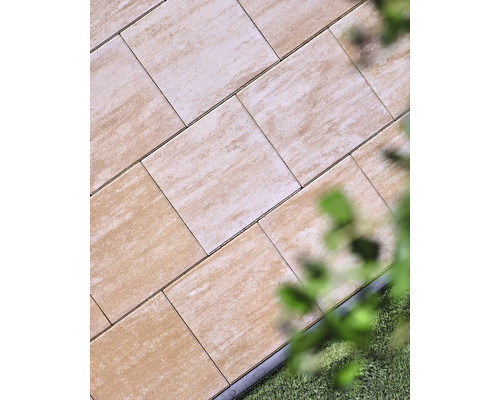 Bestrating van rechthoekige straatstenen buitenshuis