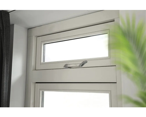 Interieurfoto van een draaikiepraam met raamkruk