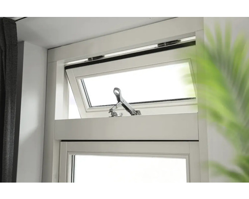 Geopend valraam met raamkruk