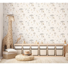 Kinderkamer met behang met dierenmotieven, rekken, opbergdozen en speelgoed