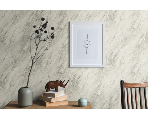 Decoratieve kamer met patroonbehang, afbeelding en accessoires