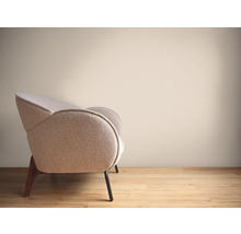 Beige bank met houten poten