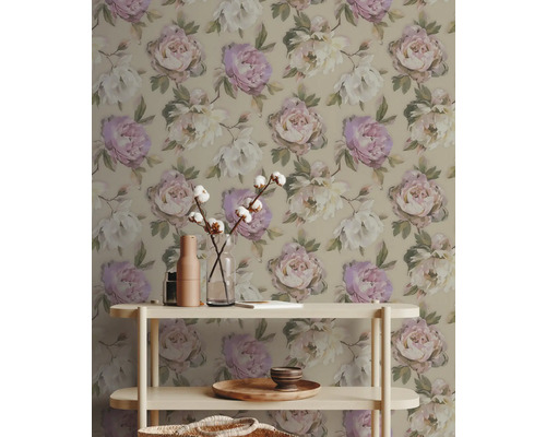 Behang met bloemmotief in een woonkamer