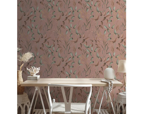 Scene met botanisch behang, bureau en decoratie