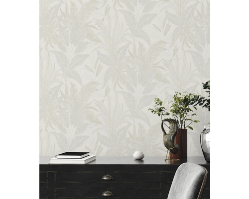 Scene met behang met patroon, dressoir en decoraties