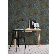 Werkplek met jungle behang, bureau en stoel