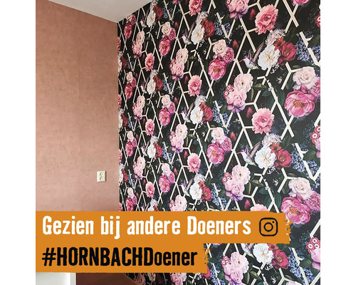 Kamerwand met behang met bloemmotief