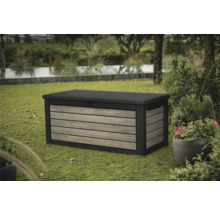 Tuinopbergbox op een gazon