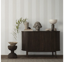 Decoratief interieur met dressoir, beeld en tafel