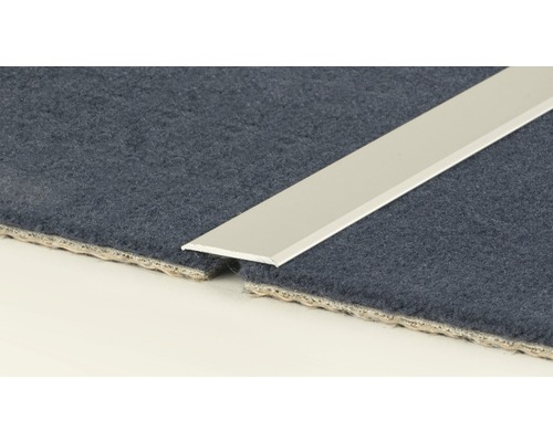 Aluminium overgangsprofiel op tapijt