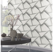 Behang met geometrisch driehoekpatroon in een moderne woonkamer
